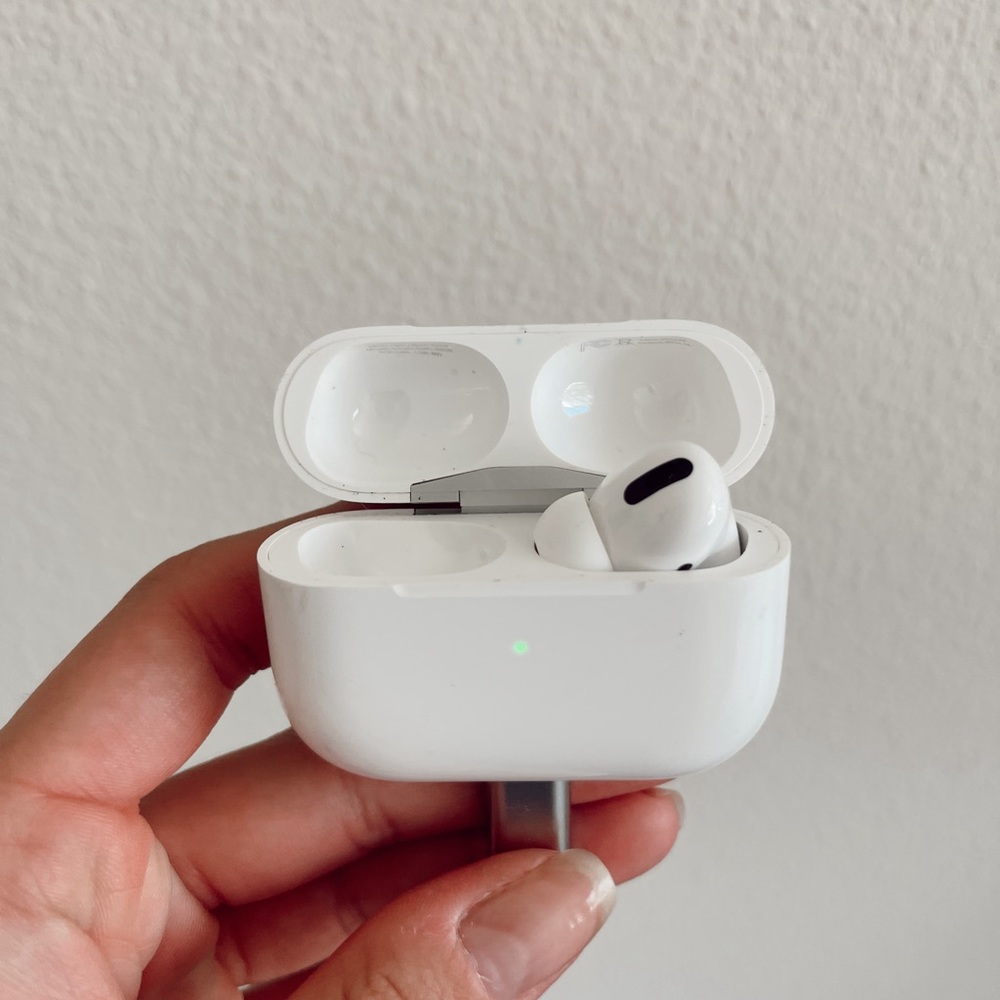 APPLE AIRPODS PRO